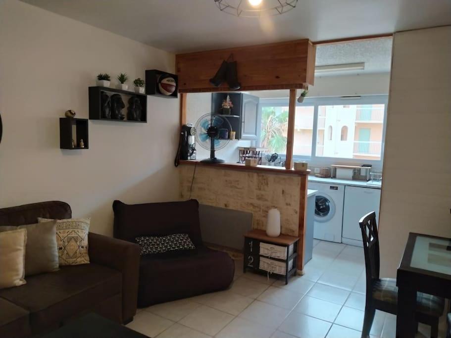 Joli Appartement Avec Grande Et Belle Terrasse, Au Pied De La Plage Du Grazel! Gruissan Exterior photo