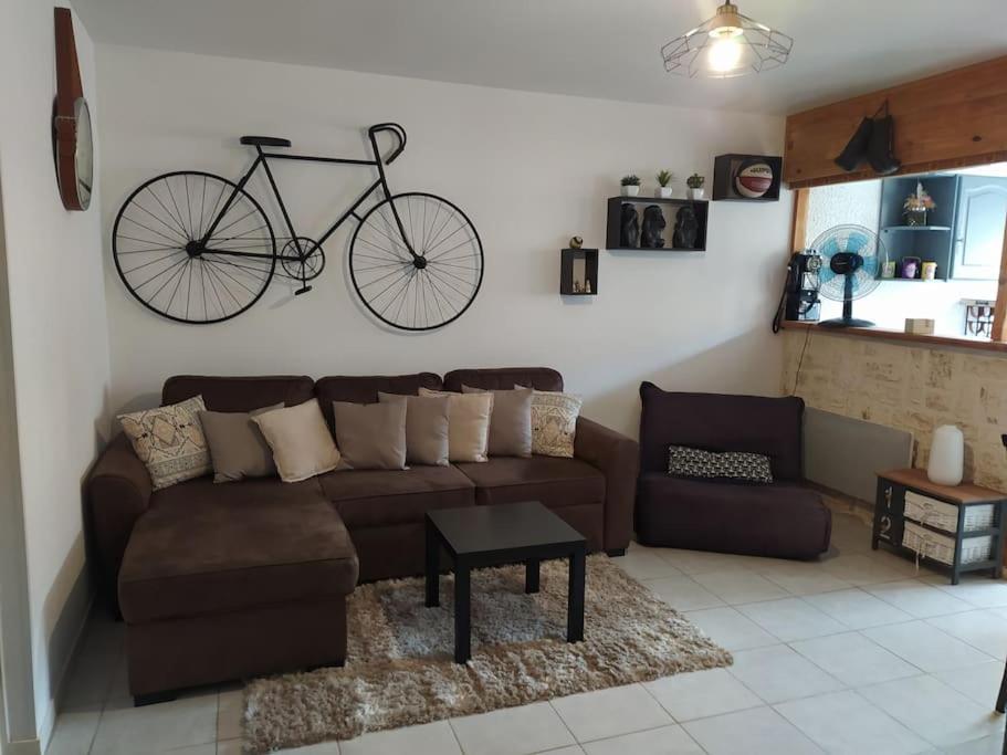 Joli Appartement Avec Grande Et Belle Terrasse, Au Pied De La Plage Du Grazel! Gruissan Exterior photo