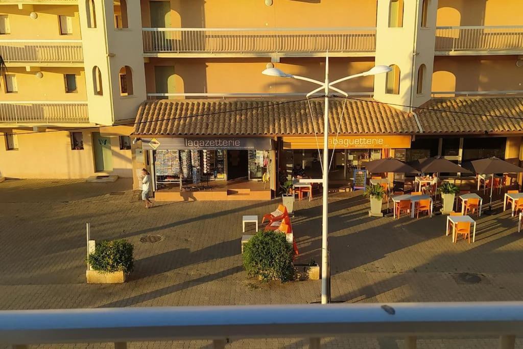 Joli Appartement Avec Grande Et Belle Terrasse, Au Pied De La Plage Du Grazel! Gruissan Exterior photo